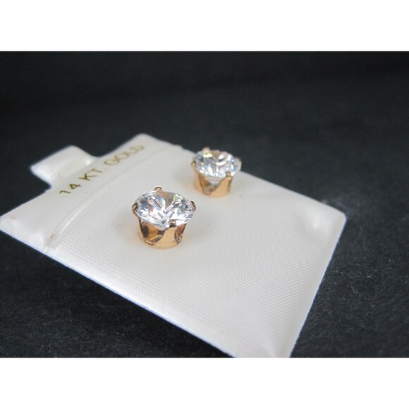 Vintage 8mm Cz Stud Earrings 14K Gold Filled New Old Stock - Picture 5 of 9